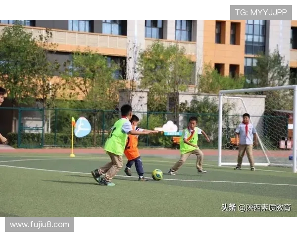 足球公益课堂：点燃梦想与热情 让孩子们在运动中成长与团结